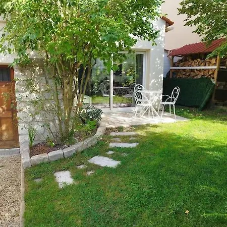 Maison Jardin Jacuzzi Proche